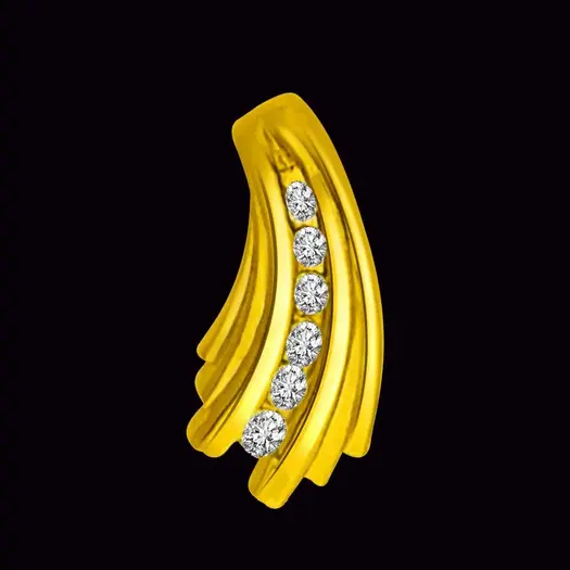 Elegant 18kt Yellow Gold Pendant with Real Diamond